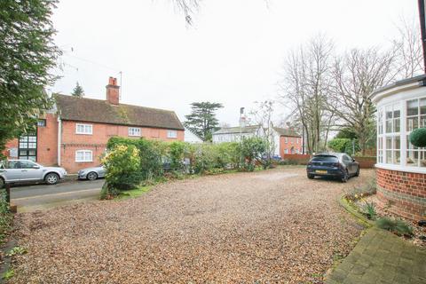 5 bedroom detached house for sale, Milton Road, Wokingham, RG40