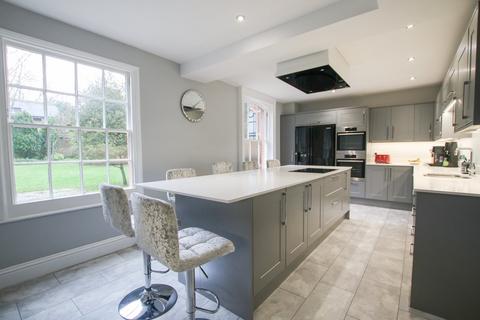 5 bedroom detached house for sale, Milton Road, Wokingham, RG40