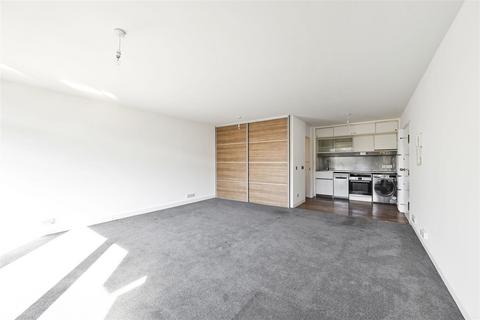 Studio for sale, John Trundle Court, London EC2Y