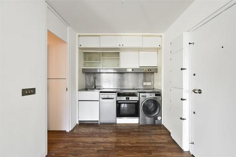 Studio for sale, John Trundle Court, London EC2Y