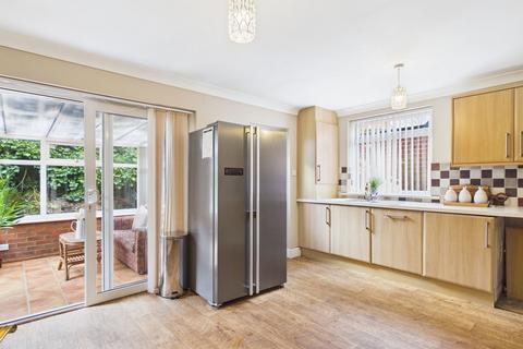 2 bedroom detached bungalow for sale, Ormond Avenue, Westhead, L40