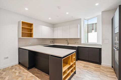 2 bedroom flat to rent, Carnwath Road, London SW6