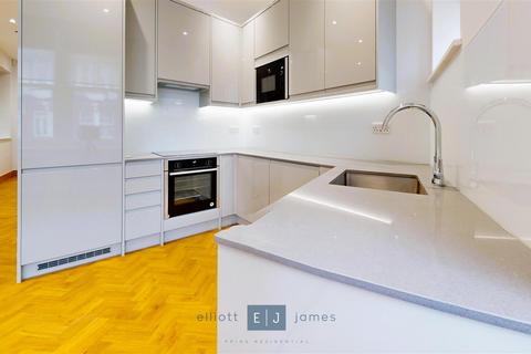 2 bedroom apartment to rent, The Broadway, Woodford Green IG8