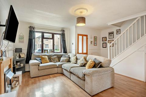 4 bedroom semi-detached house for sale, Buttercup Close, Stamford