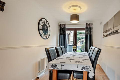 4 bedroom semi-detached house for sale, Buttercup Close, Stamford
