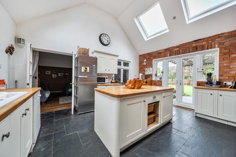 4 bedroom detached house for sale, Rectory Road,  Farnborough , GU14