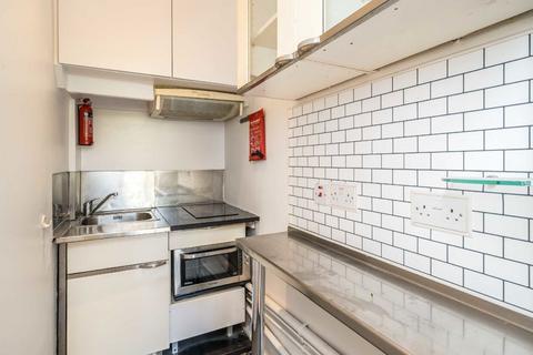 Studio to rent, Palace Road, London SW2