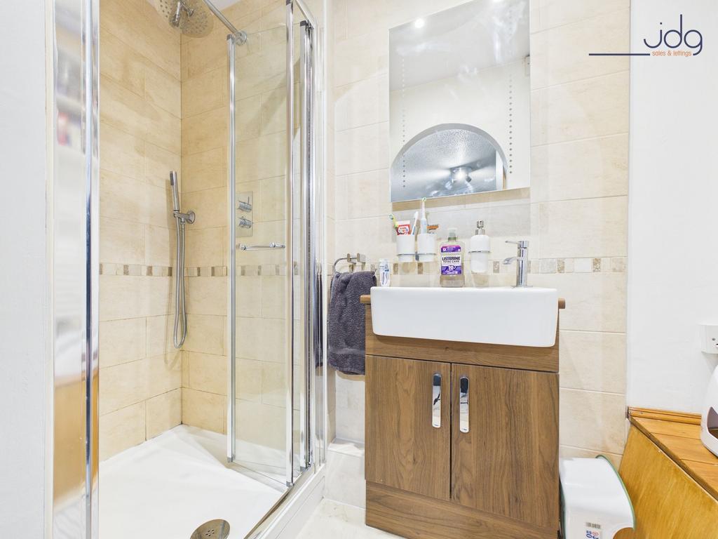 En-Suite Shower