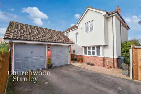 4 bedroom detached house for sale, Bramble Tye, Harwich, CO12