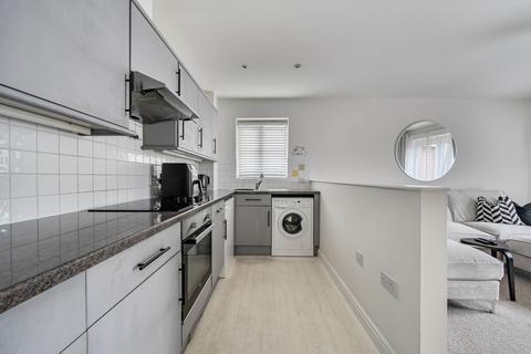 1 bedroom apartment for sale, Reading RG4