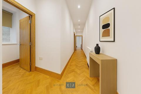 2 bedroom apartment to rent, The Broadway, Woodford Green IG8