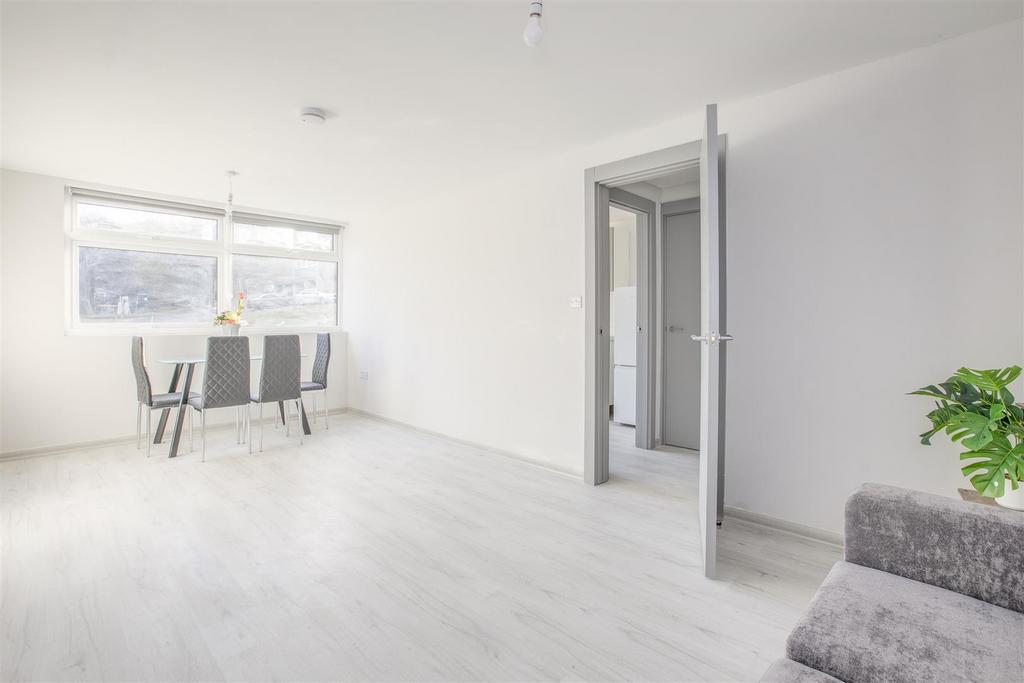 193 - 209 Chairborough Road, HP12 3 UL (2 BED)-16.j