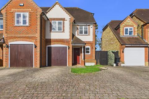 4 bedroom semi-detached house for sale, Kemsley Chase, Farnham Royal, Buckinghamshire, SL2