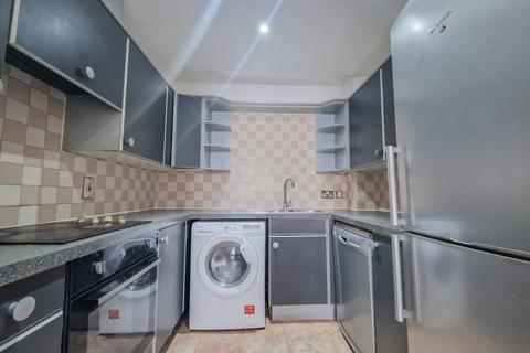 1 bedroom flat to rent, Flat 46 Spectrum Tower, 2-20 Hainault Street, Ilford, Essex, IG1 4GZ, UK