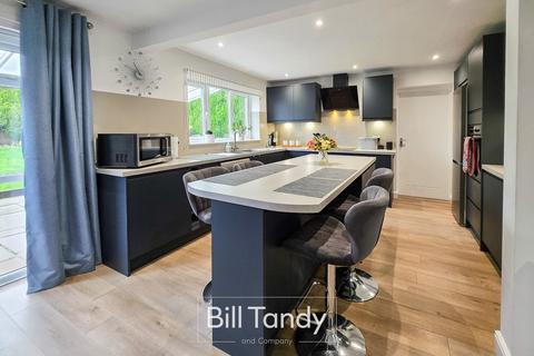 4 bedroom detached house for sale, Chestnut Close, Handsacre, Rugeley, WS15