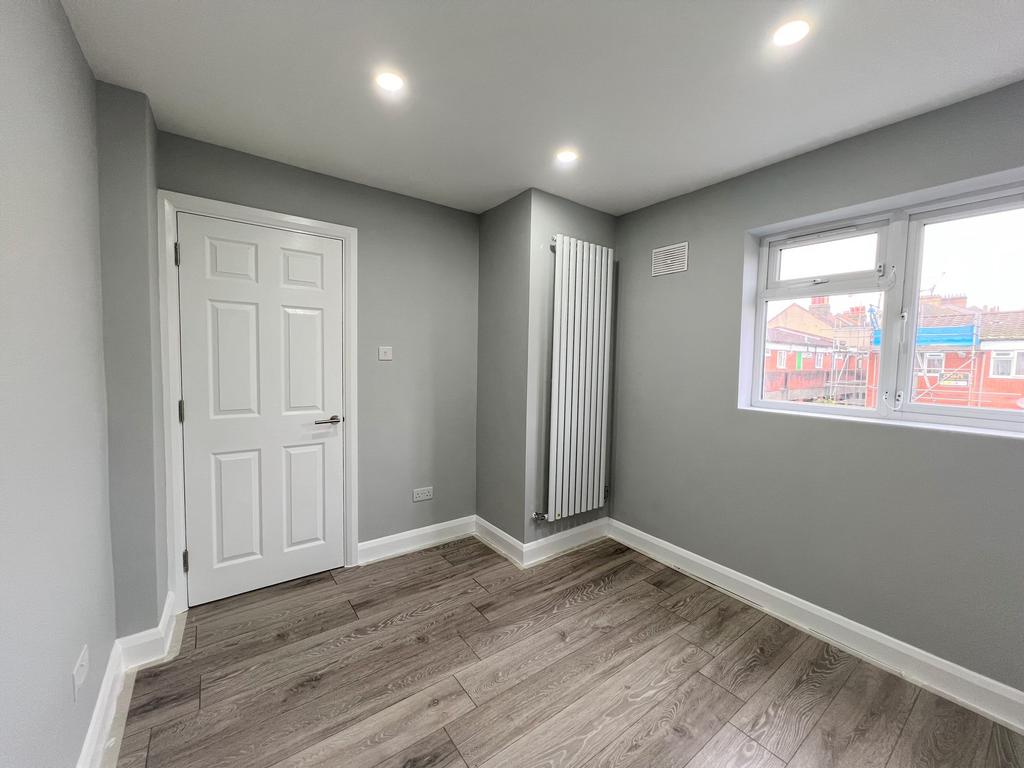 Bedroom 2.1