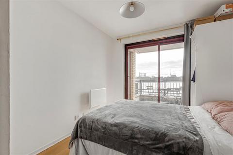 1 bedroom flat to rent, Wapping High Street, London E1W