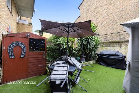 2 bedroom flat for sale, Marlborough Close, London