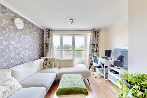 1 bedroom flat to rent, Medici Close, Ilford, IG3