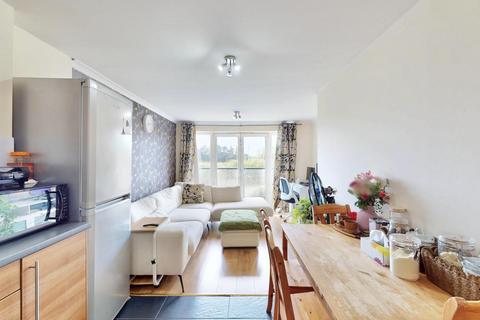 1 bedroom flat to rent, Medici Close, Ilford, IG3