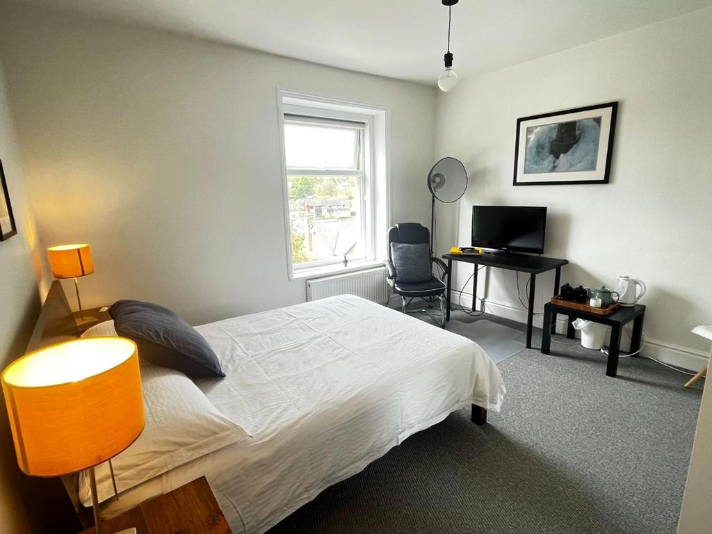 Bedroom 1.1.jpg