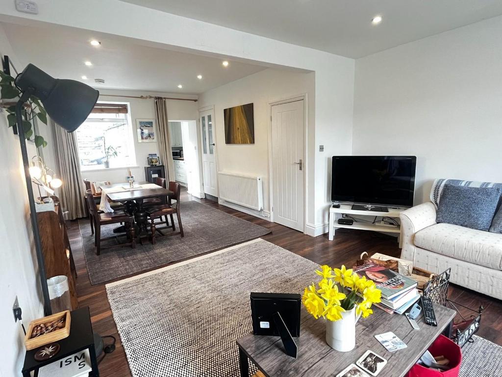 Dining area 2.jpg