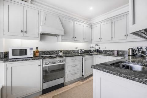 3 bedroom house to rent, Campden House Close Kensington W8