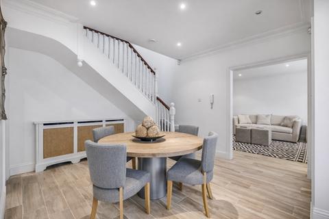 3 bedroom house to rent, Campden House Close Kensington W8