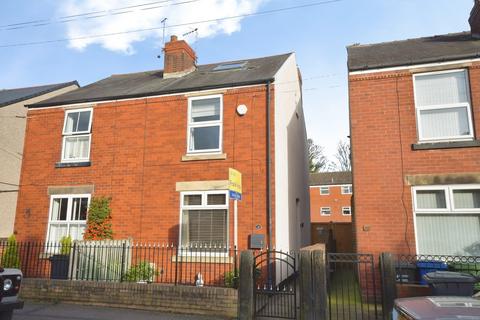 Heaton Street, Chesterfield, Derbyshire, S40