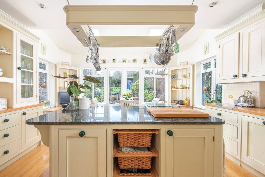 Kitchen/Breakfast Rm
