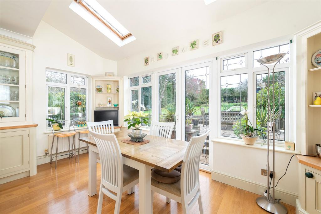 Kitchen/Breakfast Rm