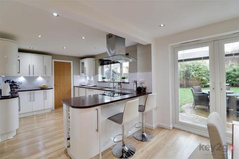4 bedroom detached house for sale, Oxclose Park Way, Halfway, Sheffield, S20