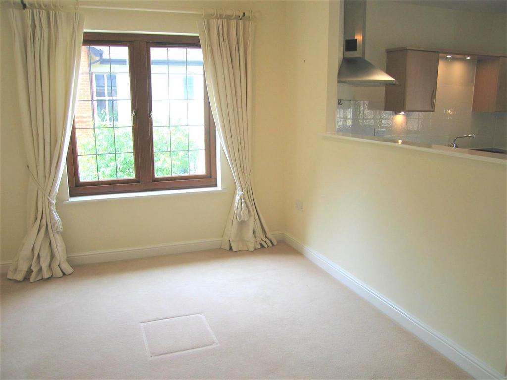 Annesley House 18 - dining area.jpg