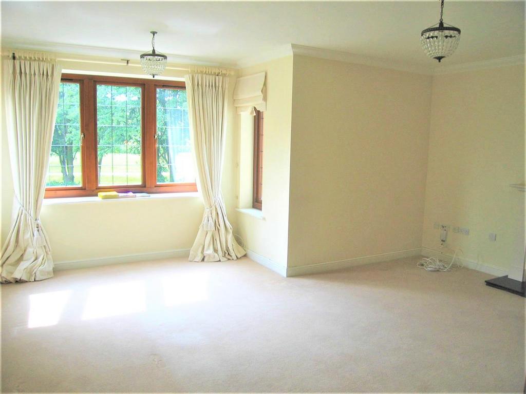 Annesley House 18 - lounge.jpg