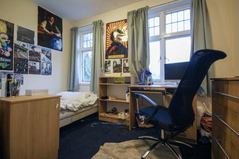 6 bedroom terraced house to rent, Bournbrook Road, Birmingham B29