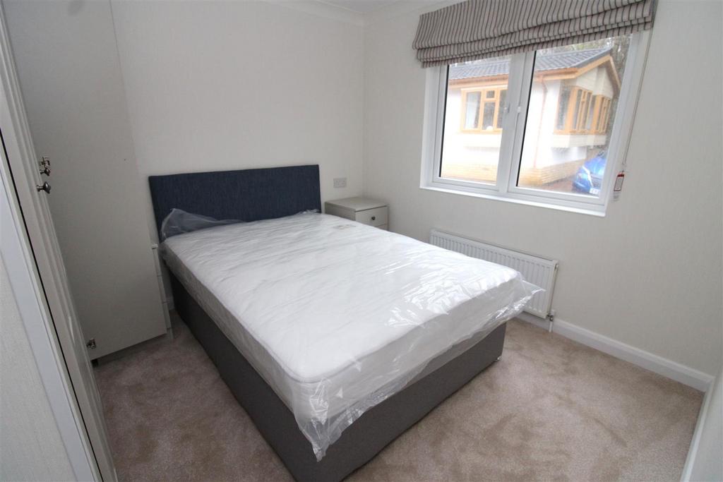 Bedroom 2.JPG