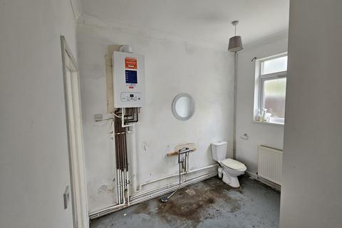 1 bedroom flat for sale, Commercial Road, Resolven, Neath, Neath Port Talbot.