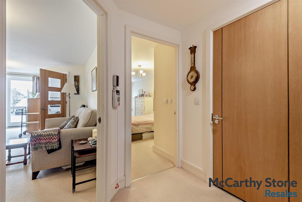 8680499-interior04-800.jpg