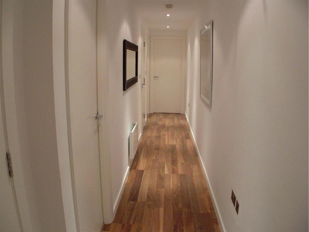 Hallway.JPG