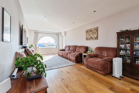 4 bedroom detached house for sale, Christchurch Road, West Parley, Ferndown