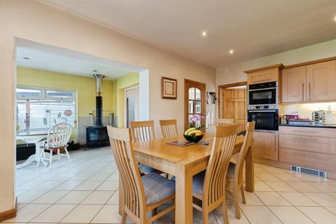 4 bedroom detached house for sale, Christchurch Road, West Parley, Ferndown