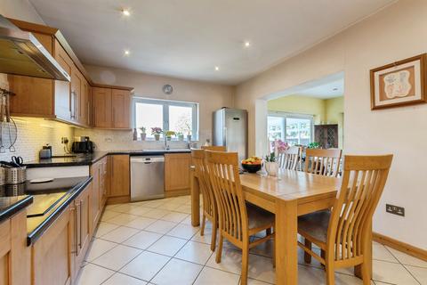 4 bedroom detached house for sale, Christchurch Road, West Parley, Ferndown