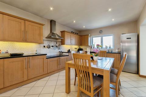 4 bedroom detached house for sale, Christchurch Road, West Parley, Ferndown
