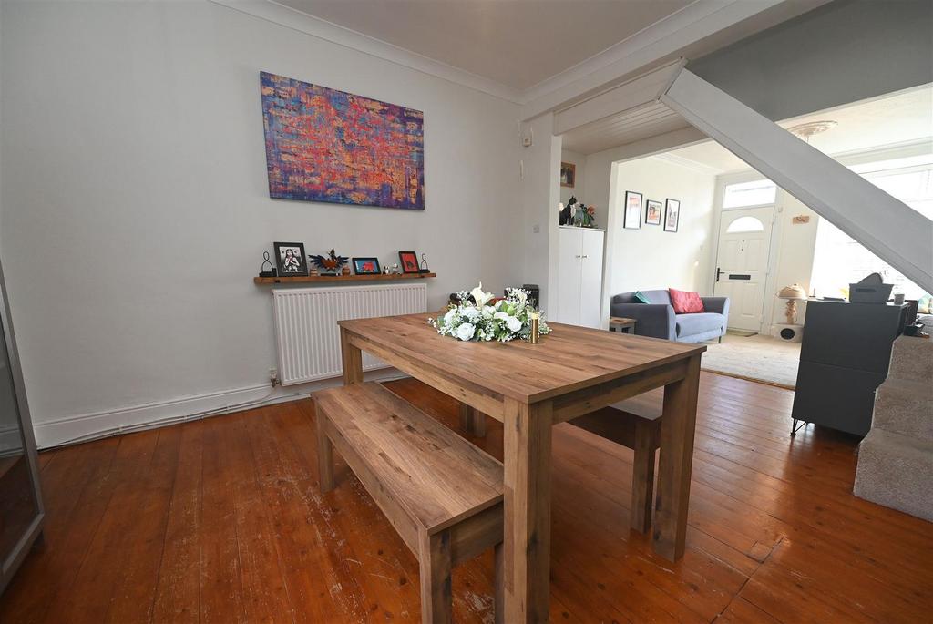 Dining area1..jpg