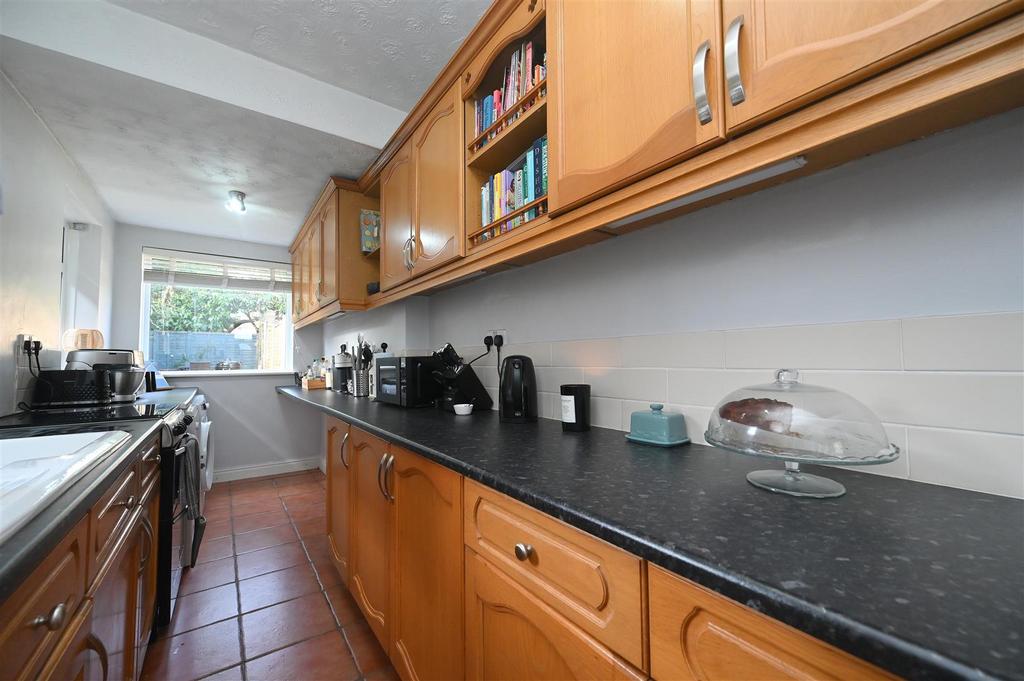 Kitchen1.JPG