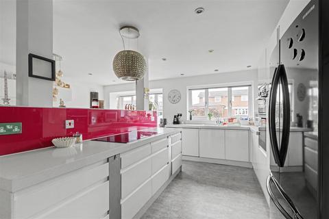 4 bedroom detached house for sale, Smalls Croft, Woodborough, Nottingham
