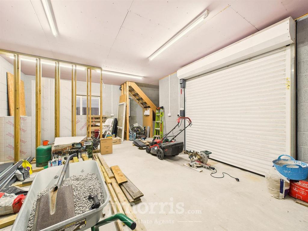Detached Garage