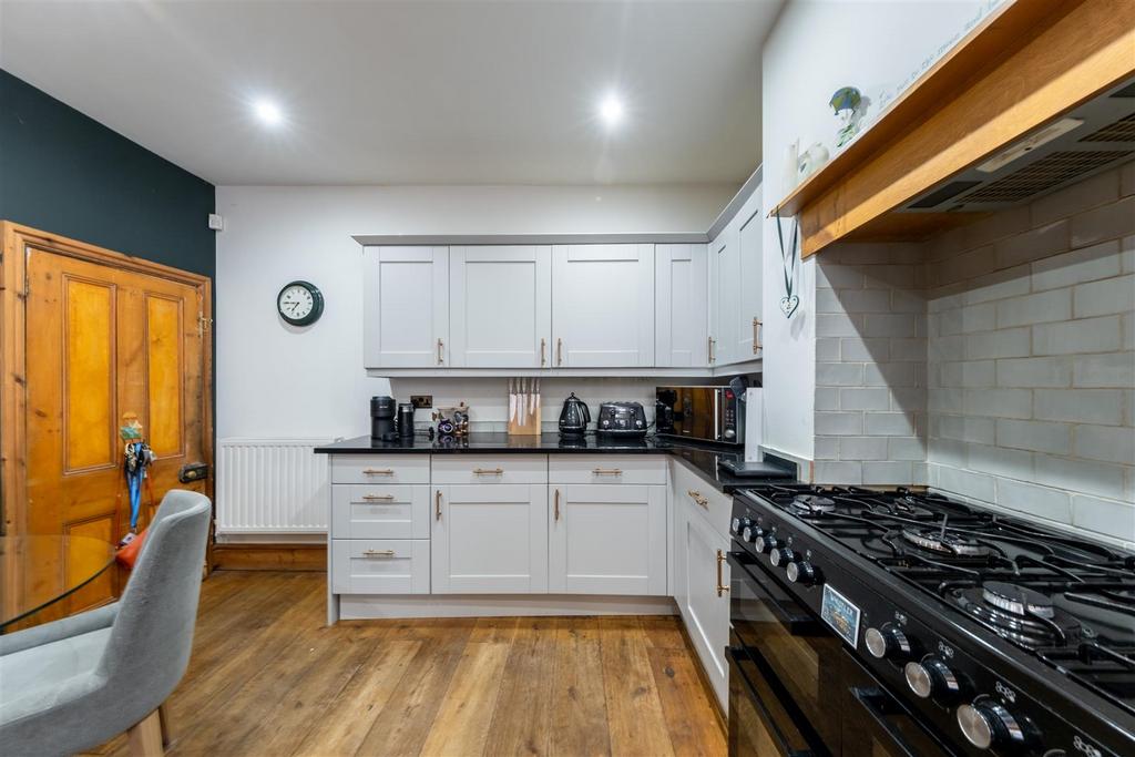 25 Brown Heath Road-004.jpg