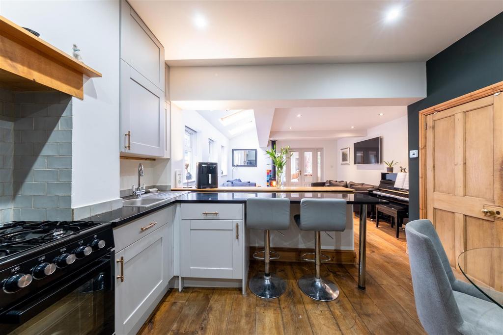 25 Brown Heath Road-003.jpg