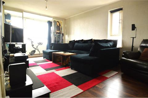 1 bedroom flat for sale, Nightingale Vale, London, SE18